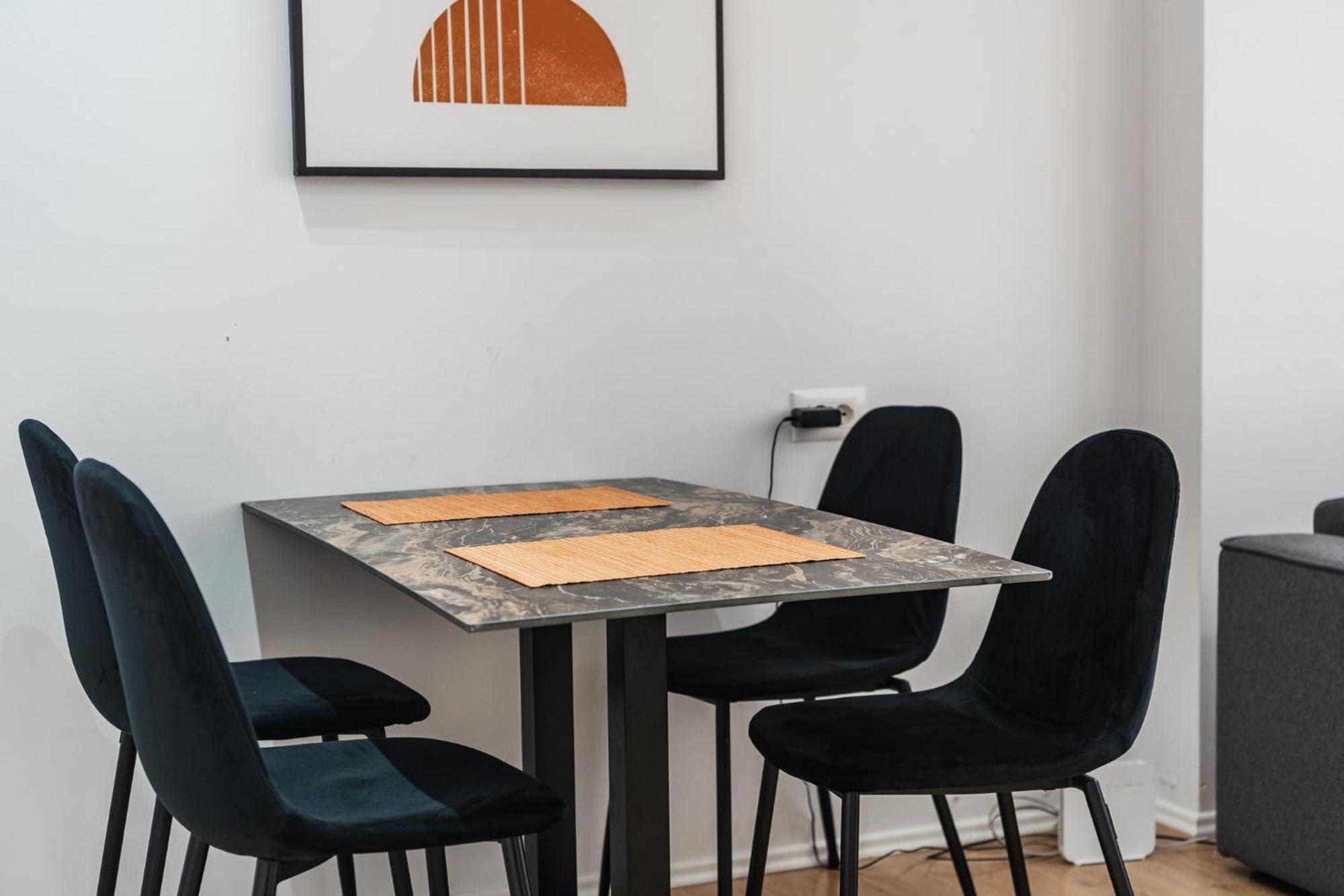 Atelier Apartments By Kondo Stays Tiranë Ngoại thất bức ảnh