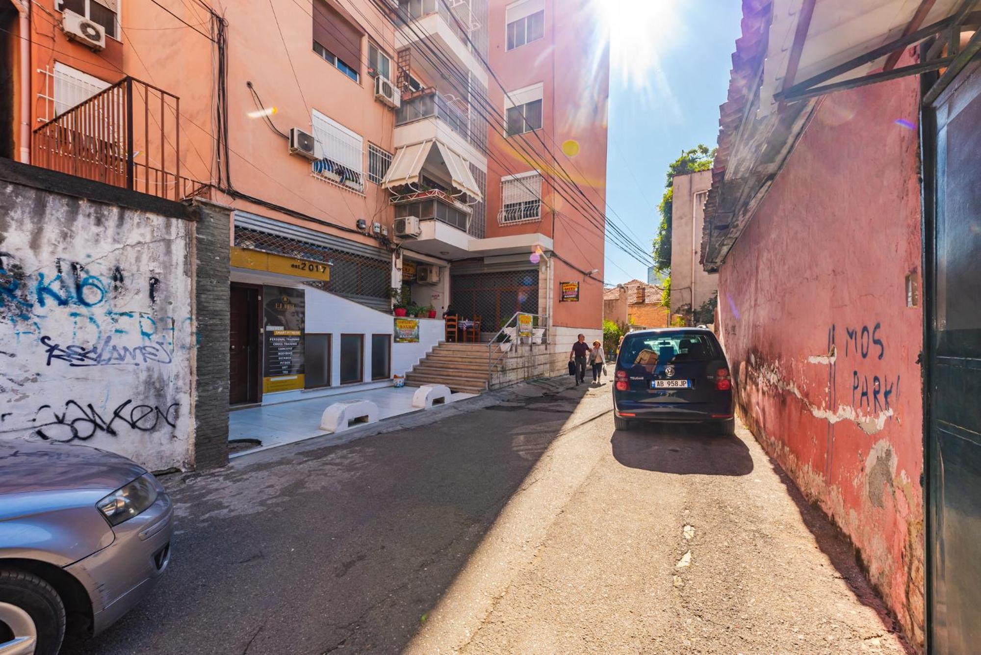 Atelier Apartments By Kondo Stays Tiranë Ngoại thất bức ảnh